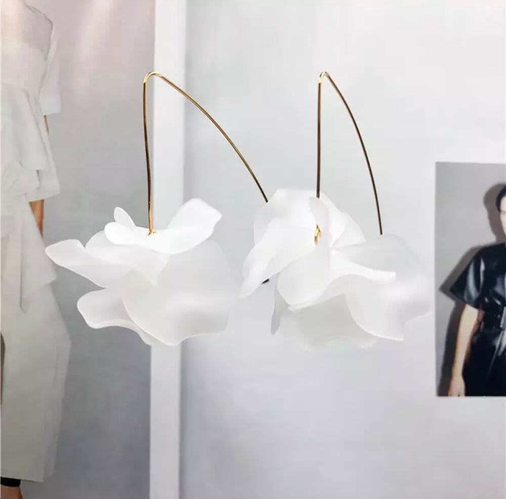 Pansy Flower Blossom Drop Earrings - White 3H2-EARS-04